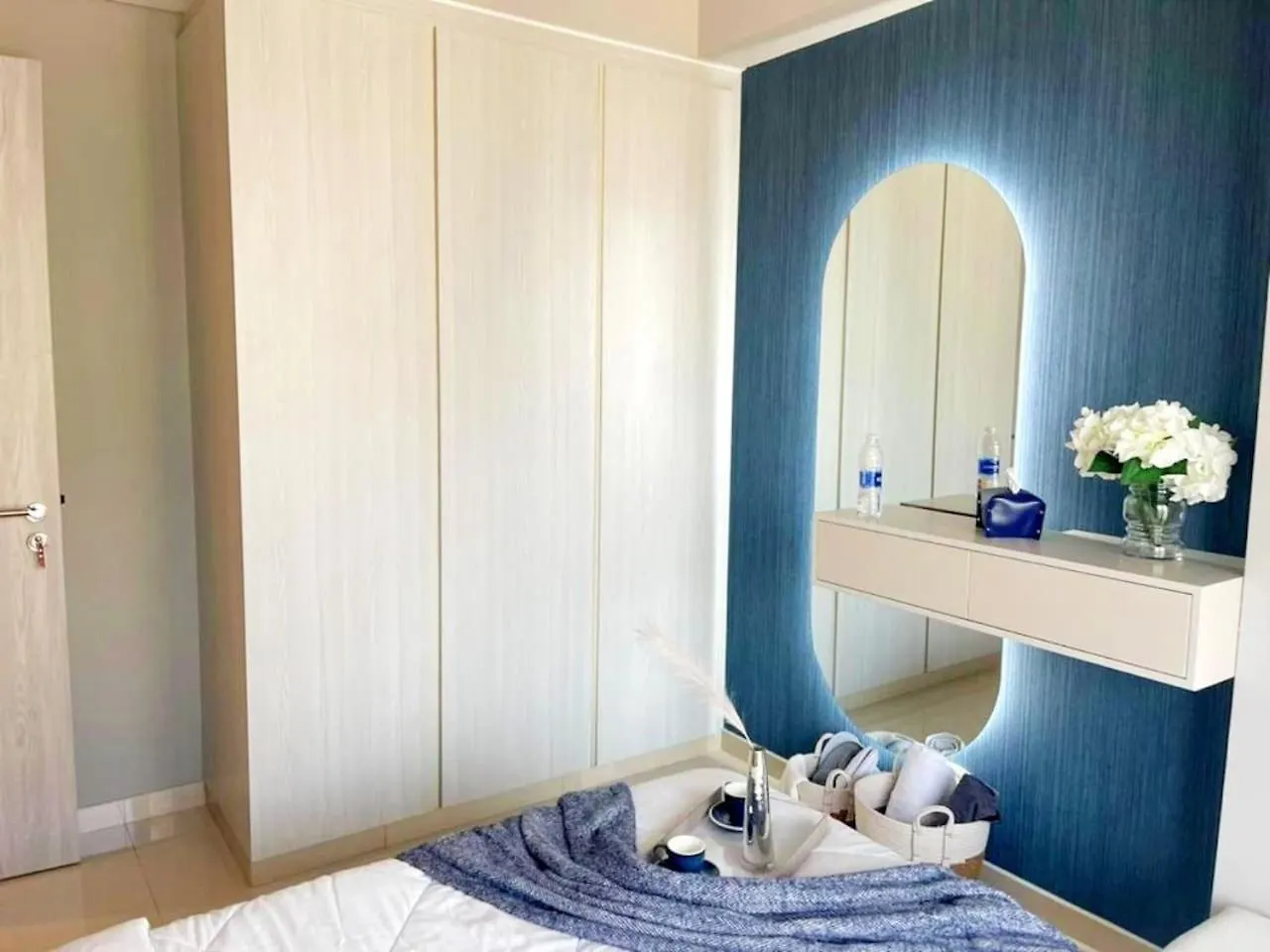 Modern 1Br W Balcony & Canal Views Near Downtown By Vibel Dubai Appartement