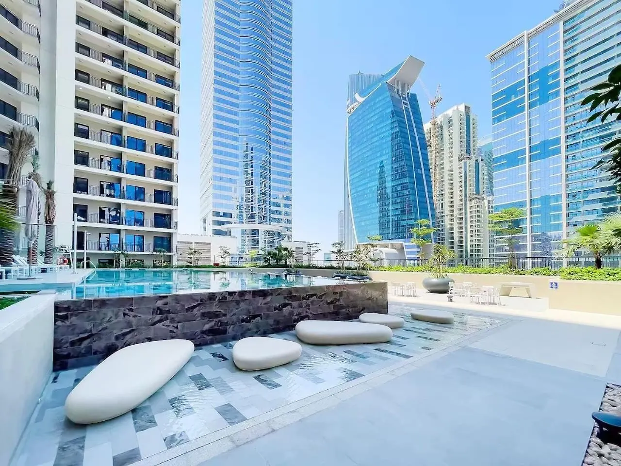 Modern 1Br W Balcony & Canal Views Near Downtown By Vibel Dubai