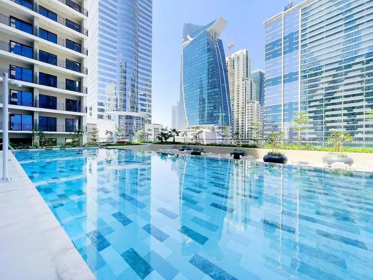 Modern 1Br W Balcony & Canal Views Near Downtown By Vibel contacts
