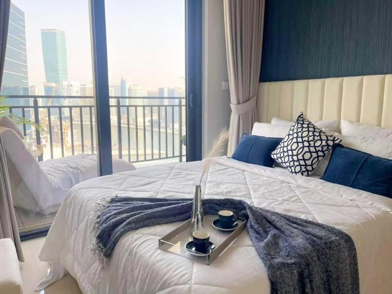 Modern 1Br W Balcony & Canal Views Near Downtown By Vibel Dubai Emirati Arabi Uniti